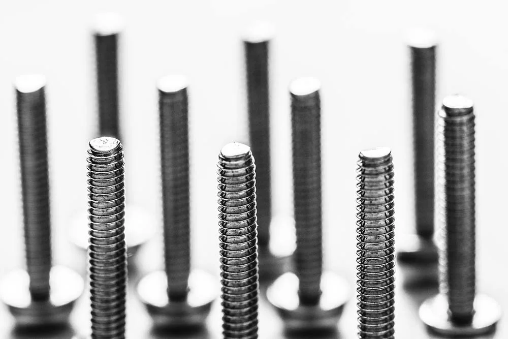 Close-up of Tongming fastener threads arranged upright