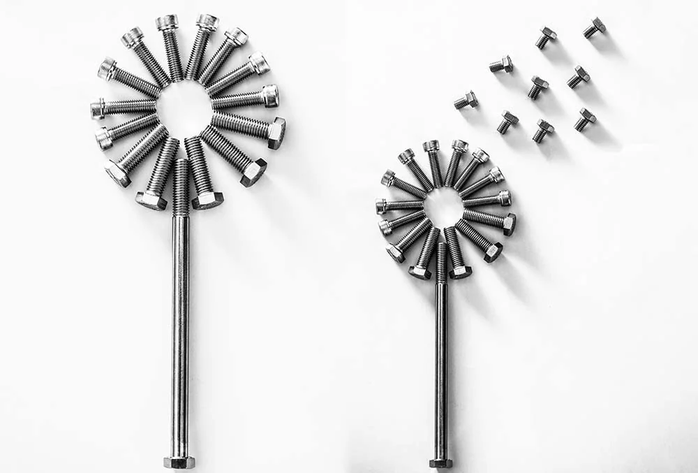 Tongming bolts arranged as two flowers on a white background